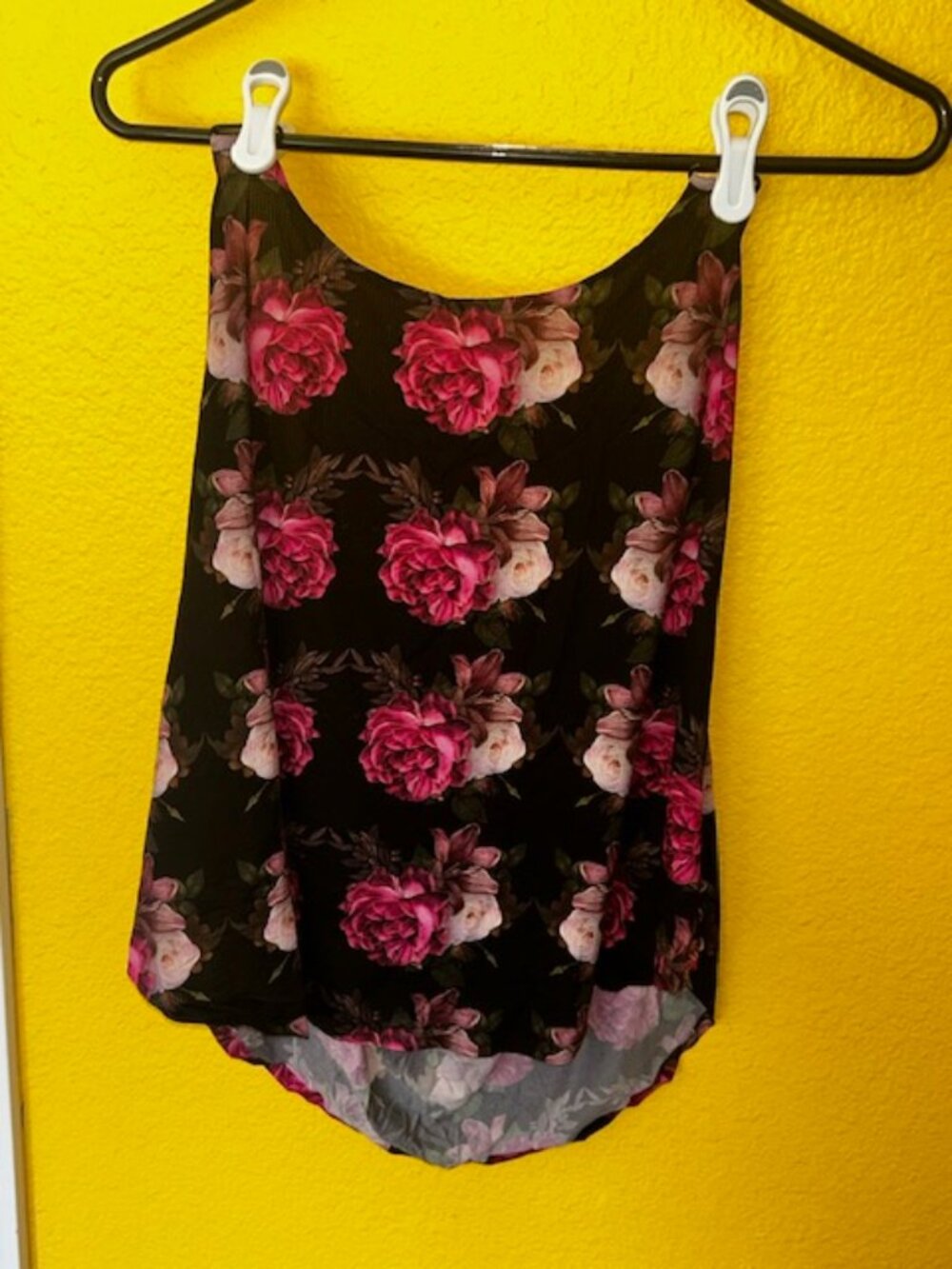 SHEFIT Clip Tank™ Black with Roses- 2 Luxe (42-44") LN Lightweight, flowy, cool